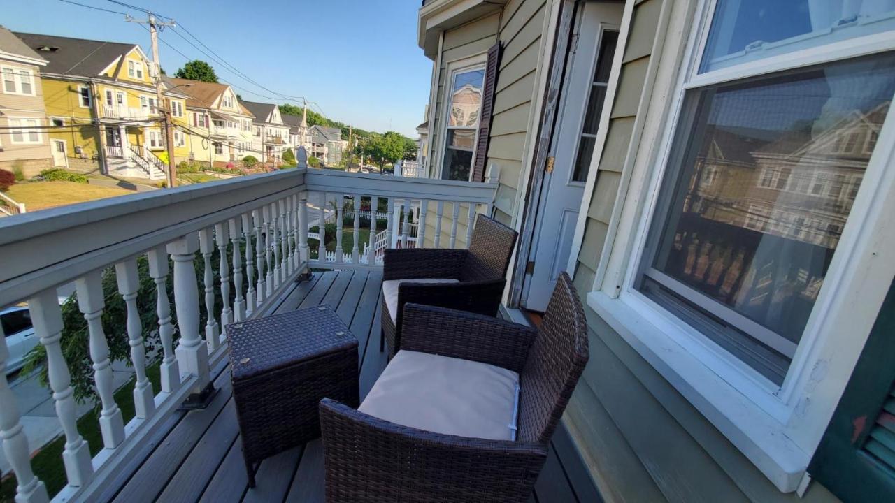 Near Train Station Gorgeous 3-Bedroom Apartment With Patios Boston Eksteriør billede