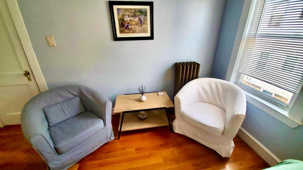 Near Train Station Gorgeous 3-Bedroom Apartment With Patios Boston Eksteriør billede
